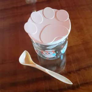 Mottatt Lokk og Skje i Silikon til Hundematbokser fra kunden E*****u.