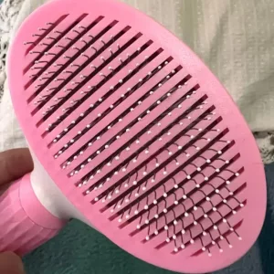 Mottatt selvrensende børste for fjerning av hundehår fra kunde T***r.